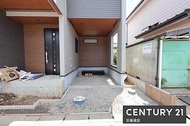 【 駐車場 / parking 】大切な愛車を守るビルトインガレージ