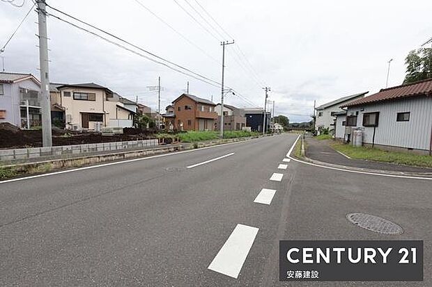 【　前面道路　】西側約6ｍ公道・南側約12ｍ公道