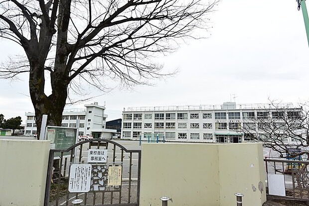 狭山市立奥富小学校まで1610m