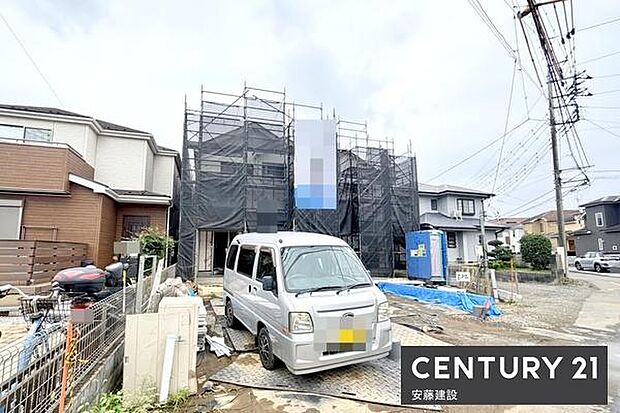 スーパー、コンビニ、ドラッグストア等まで徒歩2分の便利な環境！