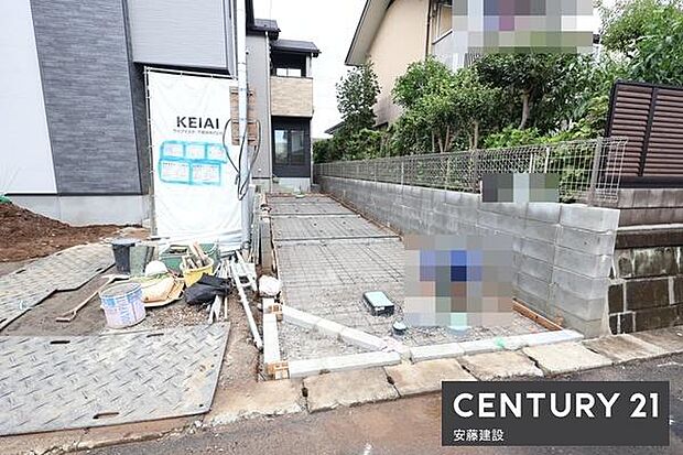【 駐車場 / parking 】駐車2台可能なスペース
