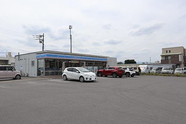 ローソン 日高南平沢店まで347m