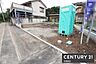 駐車場：【　駐車場　/　parking　】並列2台可能な駐車スペースご夫婦それぞれのお車をお家の前に停めることができます