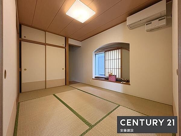 【　和室　/　6帖　】リビング横に備わった和室は、リビング続きとしても最適なスペース畳の下に掘りごたつ完備