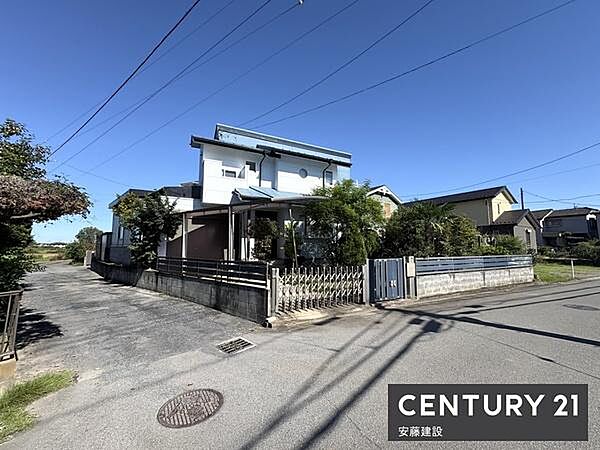 南西角地に立地