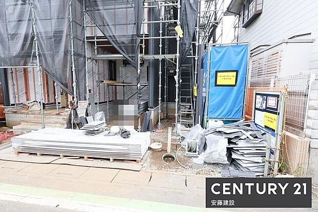 【 駐車場 / parking 】並列2台可能な駐車スペースご夫婦それぞれのお車をお家の前に停めることができます