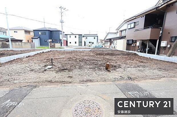 【　駐車場　/　parking　】並列2台可能な駐車スペースご夫婦それぞれのお車をお家の前に停めることができます