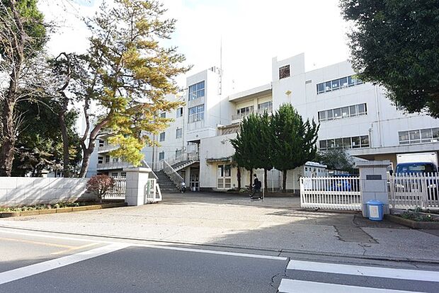 所沢市立富岡中学校まで1040m