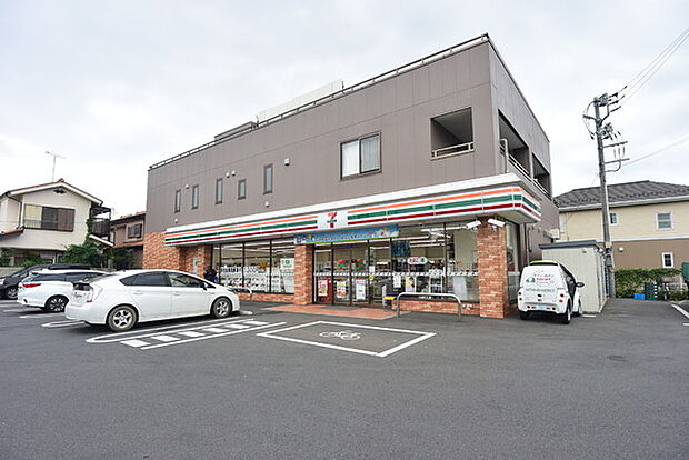 セブンイレブン狭山東三ツ木店まで382m