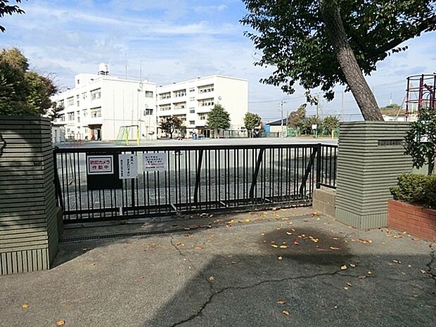 横浜市立旭小学校まで730m