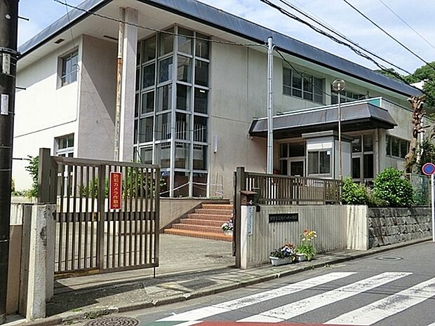 鎌倉市立稲村ガ崎小学校まで1357m、極楽寺駅近くにあります