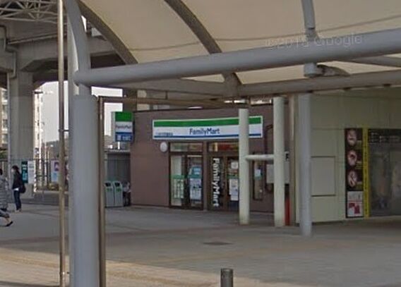 ファミリーマー...