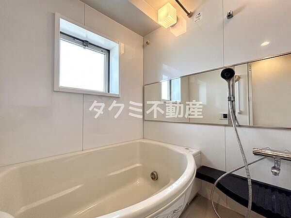※室内写真はAIの加工で家具を消していますのでイメージになります。