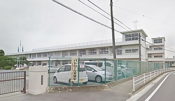 土浦市立荒川沖小学校まで535m