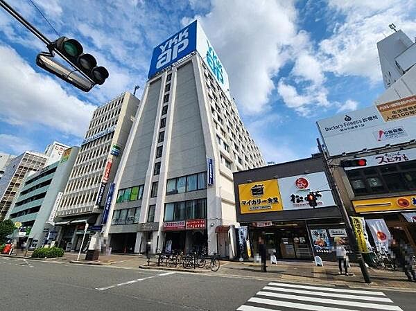 特徴的なデザインの外観です。