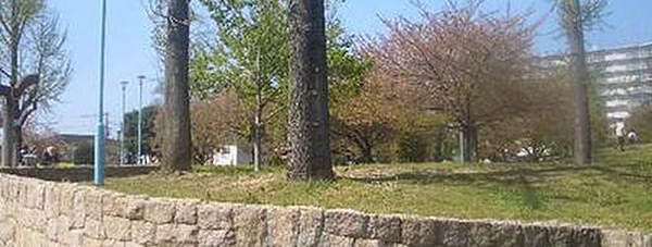 豊里中央公園まで392m
