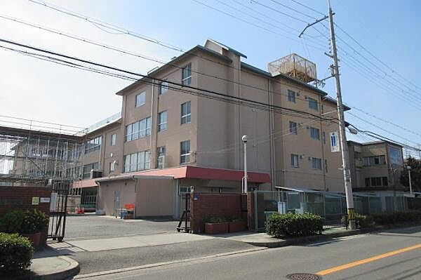 摂津市立三宅柳田小学校まで1050m