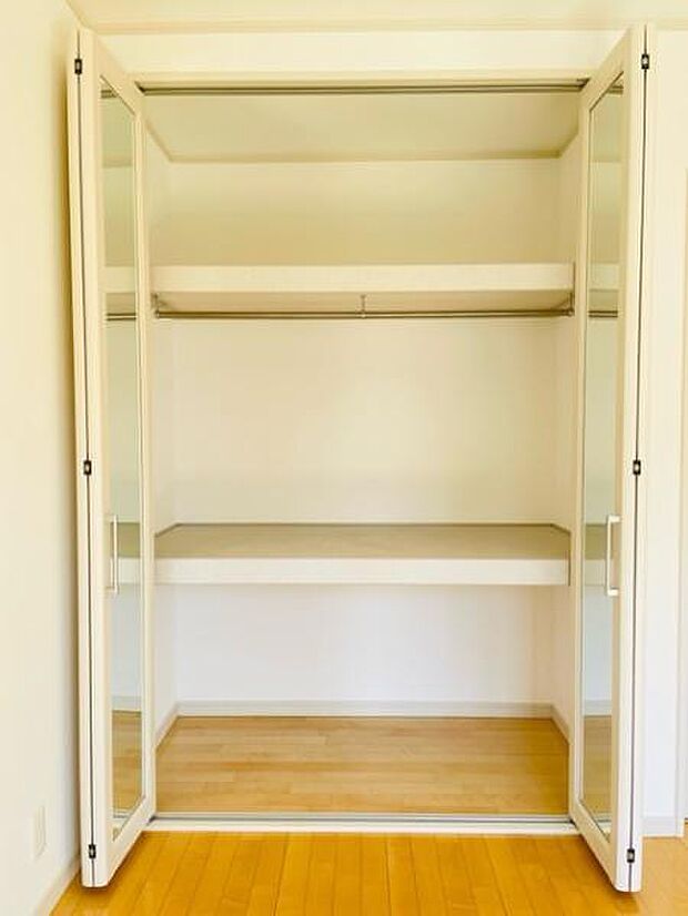 収納スペースをしっかり設けることで、お部屋を広く使うことができます