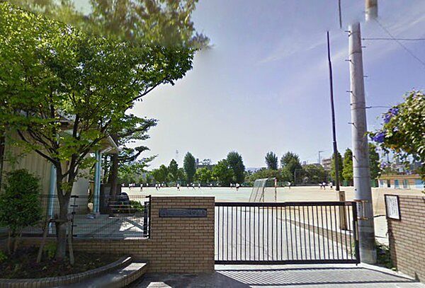 岸和田市立岸城中学校まで1705m