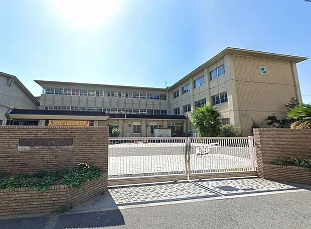 岸和田市立野村中学校まで911m