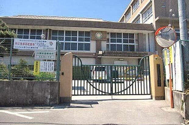 和泉市立北松尾小学校まで1337m