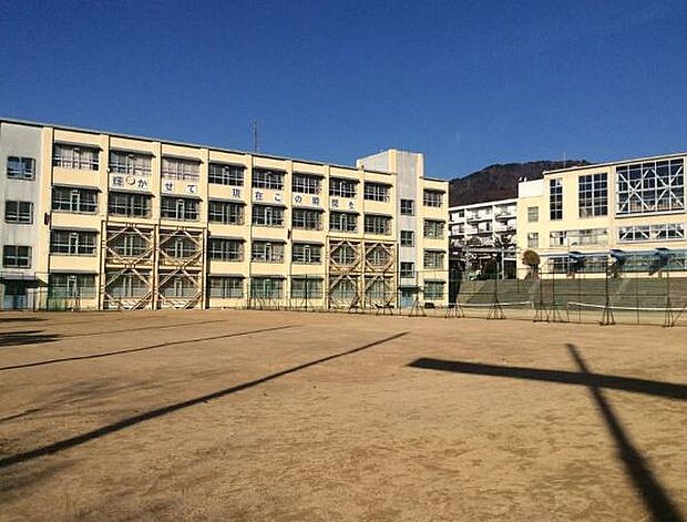神戸市立住吉中学校まで1985m