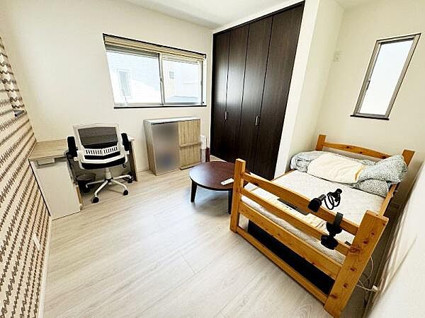 子供部屋にも嬉しい全居室収納スペース付