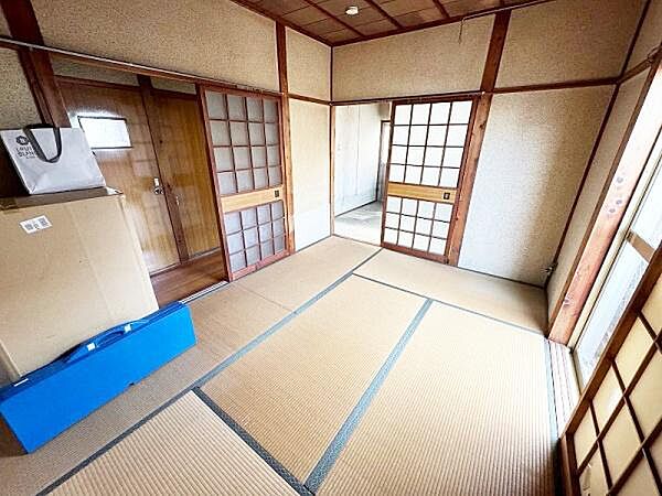 柔らかい畳が心地よい和室