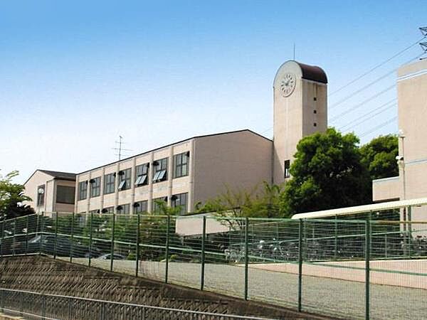 熊取町立熊取南中学校まで1600m