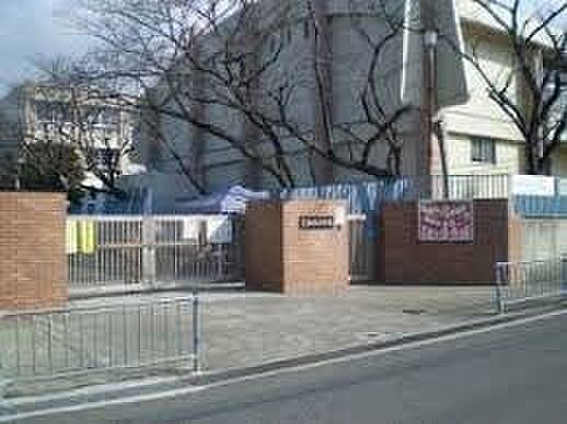 和泉市立和気小学校まで1500m