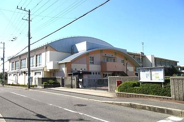 貝塚市立西小学校まで1600m