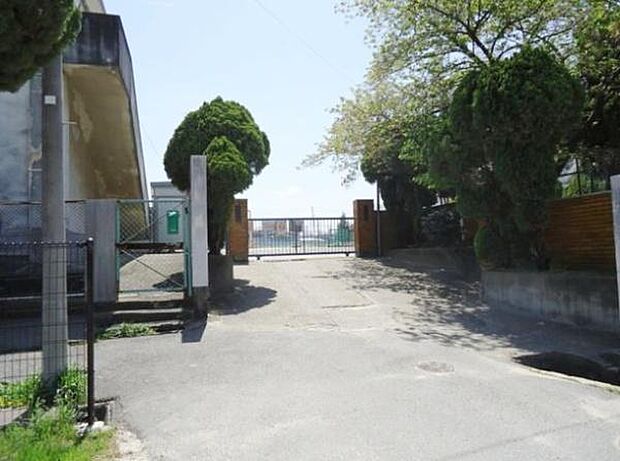 泉佐野市立長坂小学校まで251m