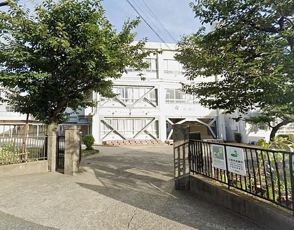 岸和田市立春木中学校まで240m