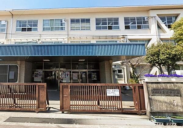 貝塚市立第二中学校まで1200m