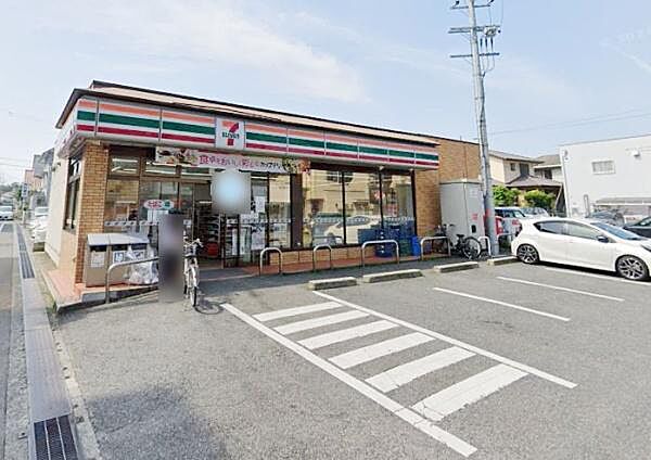 セブンイレブン和泉尾井町店まで65m