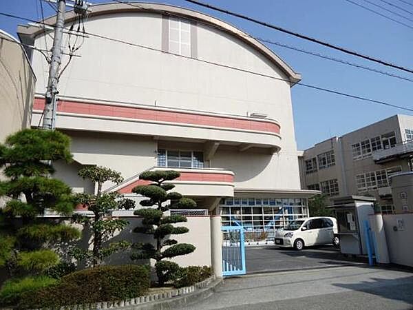 泉佐野市立上之郷小学校まで450m