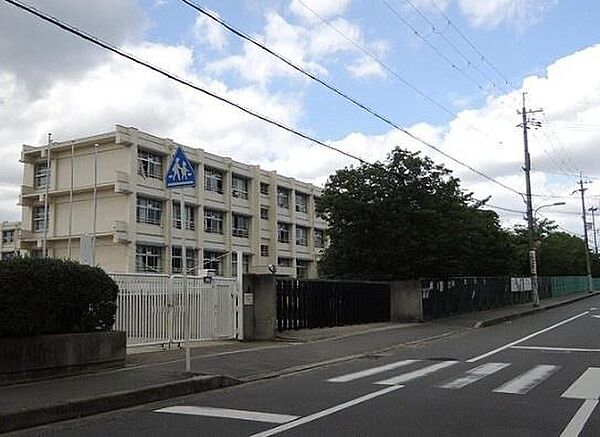 羽曳野市立埴生南小学校まで1000m