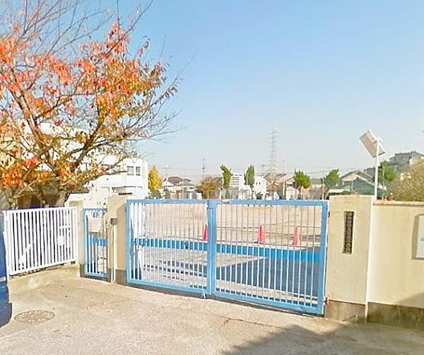 岸和田市立常盤小学校まで2000m