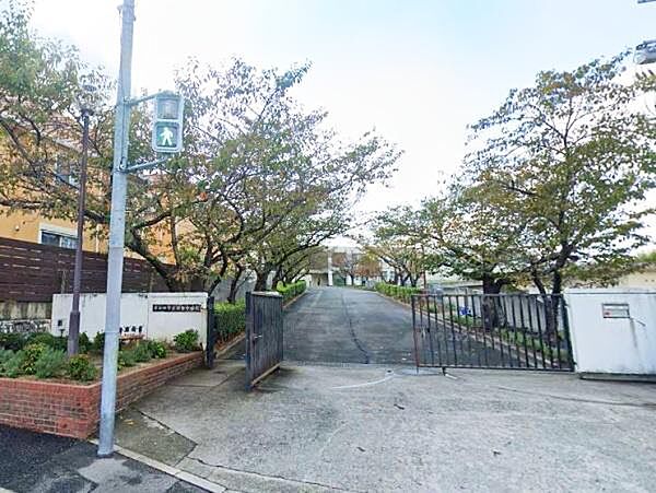 岸和田市立桜台中学校まで1700m