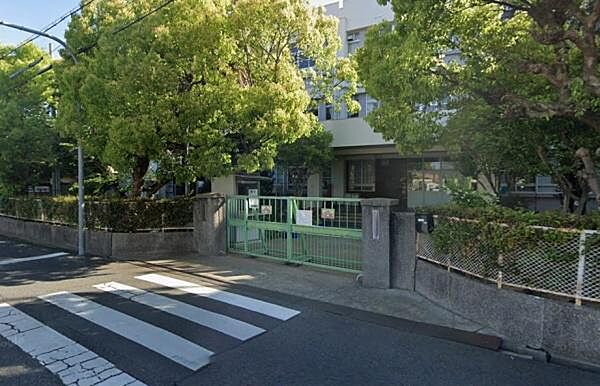 泉佐野市立日新小学校まで250m
