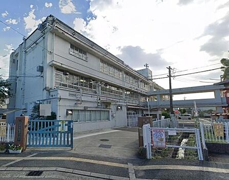 和泉市立国府小学校まで700m