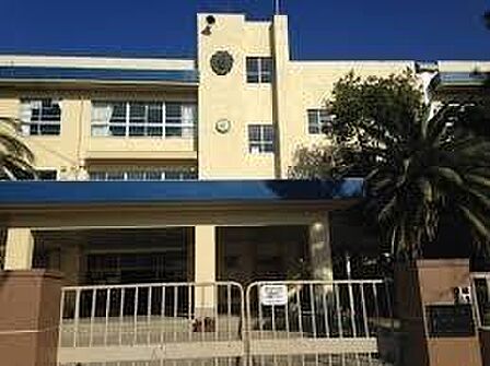 泉佐野市立佐野中学校まで2056m