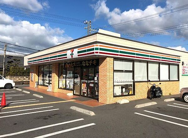 セブンイレブン岸和田中井町店まで450m