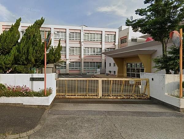 泉佐野市立北中小学校まで600m