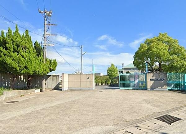 泉南市立鳴滝小学校まで750m