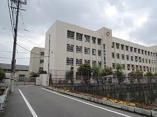 松原市立松原第六中学校まで1500m