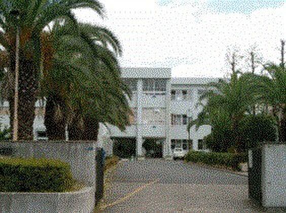 和泉市立郷荘中学校まで1090m