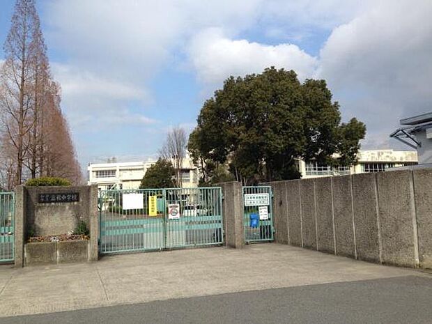 和泉市立富秋中学校まで1300m