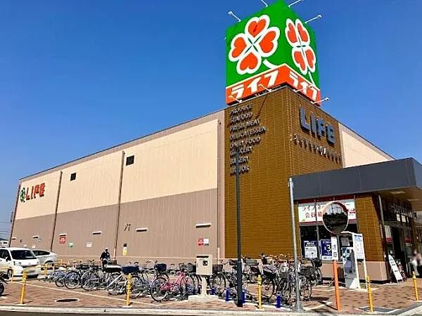 ライフ初芝店まで850m