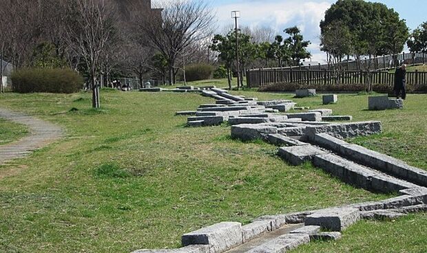 霞ケ丘公園まで300m